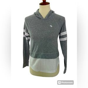 Abercrombie Kids Preppy Hoodie in Gray and White Size 13/14 Glitter